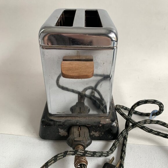 Vintage Dominion Model #1106 Chrome Silver Toaster Wooden Handles - Picture 3 of 7